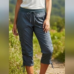 NEW! The North Face Gray Aphrodite 2.0 Capris PRICE FIRM NWT
